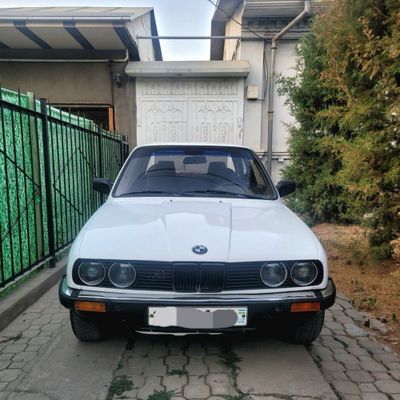 Продается в хорошем состоянии автомобиль Bmw e30, 86 года