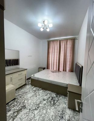 2х комнатная квартира около метро новза