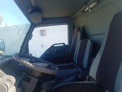 Isuzu samosval 2010