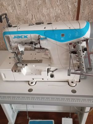 Sotiladi Reshma tikuv moshina va beka ham bo'ladi