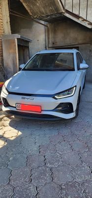 Byd e2 qangi oq 2024yil 9600 yurgani