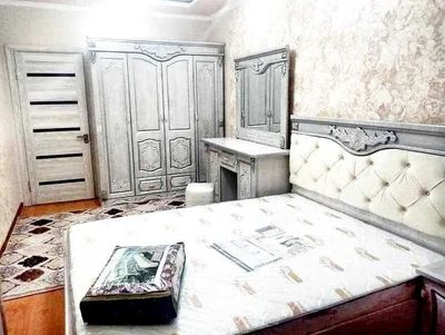 Дархан, Пр Мустакиллик, 3х к/7/9, 90м2м2, Разд Ор-р: Рест-н Боло Хауз