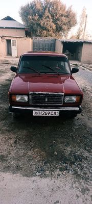Vaz2107 mashinasi sotiladi