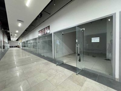 Buxoro savdo majmuasida do’kon sotiladi