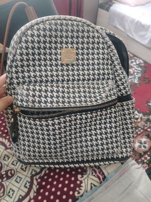 Qizlar maktab popkasi
