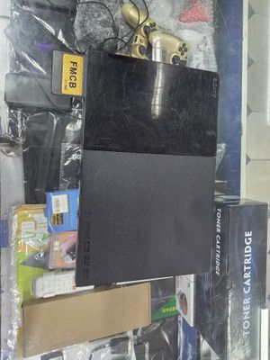 Продается игровой консол Sony Playstation 2 slim