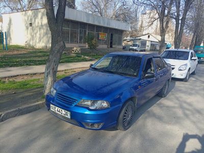 Подам нексию 2 с кандиционером