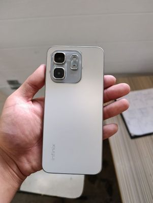 Infinix hot 50i 6/256 yangi olinganiga 2 hafta boʻldi