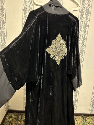 Barxatniy abaya sotiladi