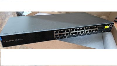 Продам свой новый GWN7803P PoE L2 коммутатор Grandstream