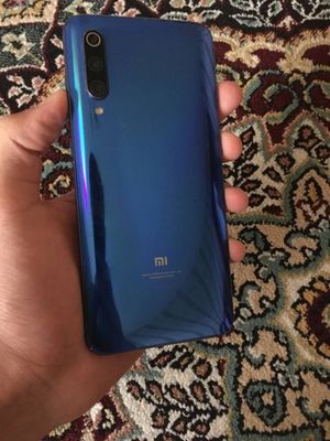 Xiaomi Mi 9 flagman 6/128gb