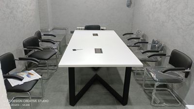 Столы для переговоров Есть в наличии