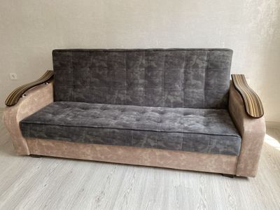 Диван,два кресла и журнальный столик в хор.состоянии