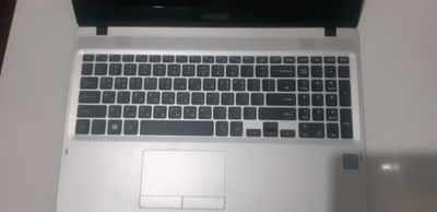 SAMSUNG Laptop