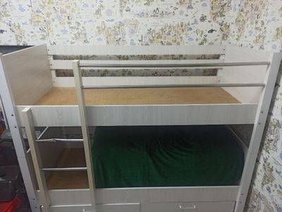 Двух этажная кровать