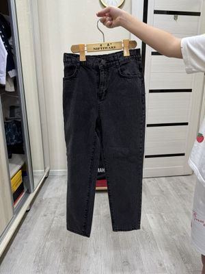 Продам джинсы для девочки 8-9 лет