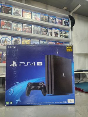 Продается игровой консол Sony Playstation 4 PRO