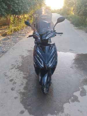 Срочно скутер сотилади 125 куб