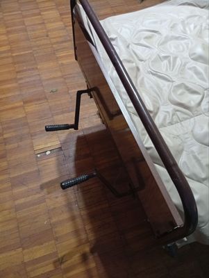Продаю кровать медецинскую
