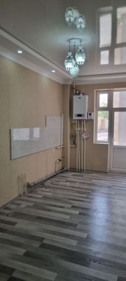 Квартира ижарага берилади водникда 1каватда 1 хонали янги домда