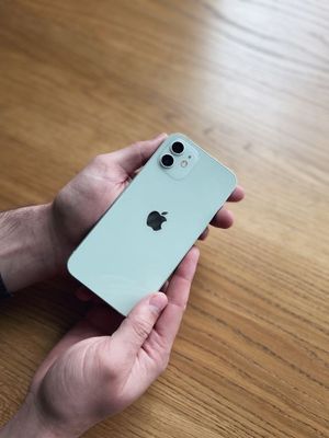 Срочно продаю Iphone 12 mini mentol