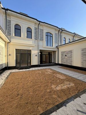 Katta hasanboyda 3 sotixlik uchastka sotiladi 6 xona 290 kvadrat