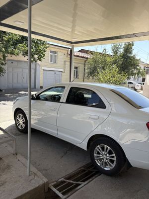Cobalt 2025 yil, oq rang, 8500 km. yurgan, kraska yoza