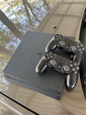 Play station 4 Srochno sotiladi!!!