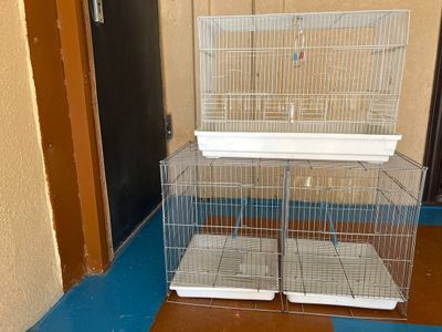 Клетки для птиц 2 штуки