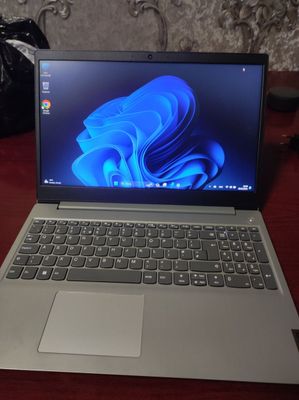 Lenovo Ideapad 3