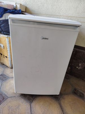 Midea морозильник сотилади