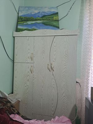 Bolalar shkafi ishlatilmagan