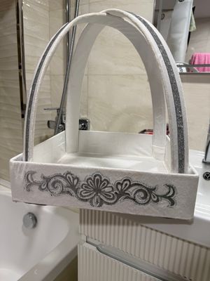 Корзина для сарая/сладостей в хорошем состоянии