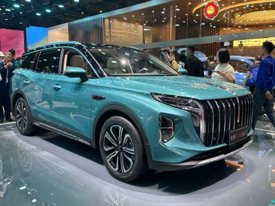 HONGQI hs 7 premimum halol nasiya savdoga beriladi