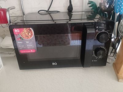 Микроволновка BQ 700wt