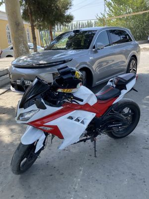 Yaxshi holatda Mototsikl Kawasaki Ninja Naxt pulga sotiladi asosan 1.7