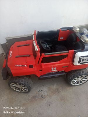 Bolalar mashinasi 4x4