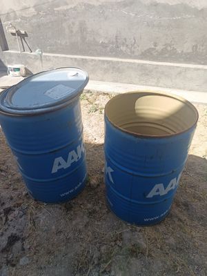 Баки для воды с крышками