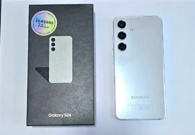 Samsung Galaxy S24 (8/256 GB)