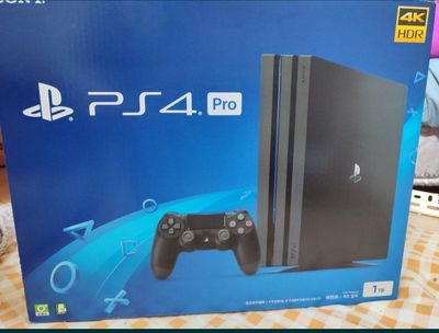 PS4 PRO 1терабайли сотилади версия 12.50