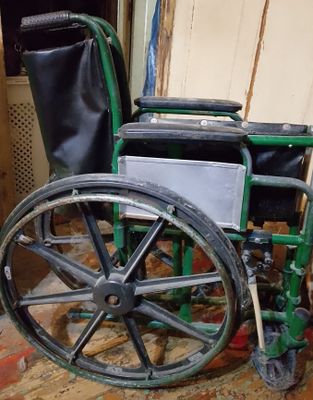 Продам инвалидную коляску