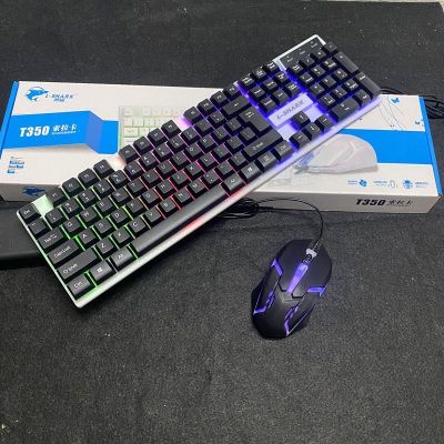 Oq klavira tura rgb bor va igravoy bosilishlari yumsho