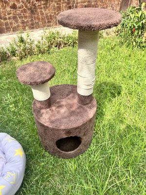 Продам игровой комплекс домик, когтеточка, лежанка.