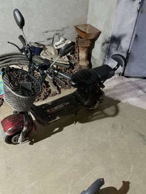 skuter satladi aybi yoq garantiyali br zaryad bn 40km yuridi