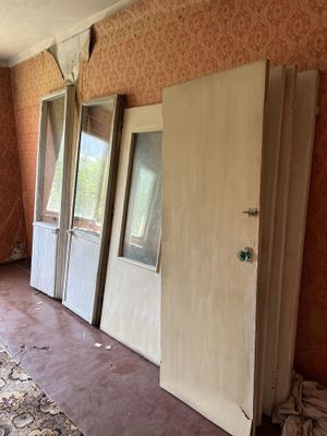 9 ta eshik kimga kere bosa tekinga bervoraman