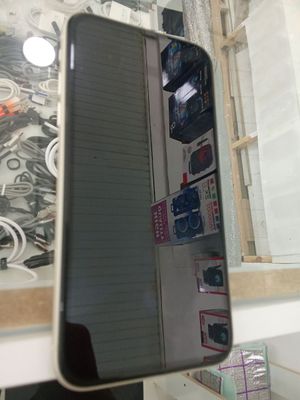 Iphone 11 sotiladi, xotira 64 gb, batareka yomkost 84, holati alo