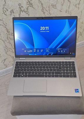 DELL 5520 ноутбук