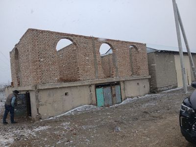 10 sotixli Dacha sotiladi