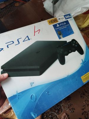 PLAYSTATION 4 slim 500 gb. Karopkasi sotiladi orginal