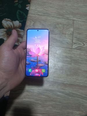 Tel sotiladi samsung s22
